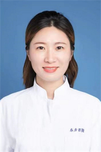 李佳佳