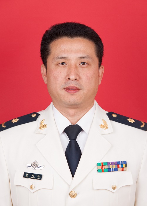 腰向颖