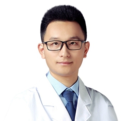 李成龙