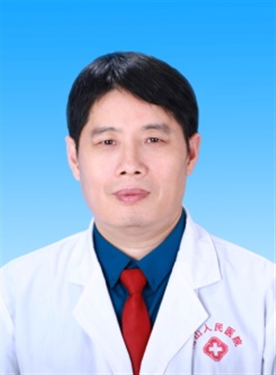 李伟