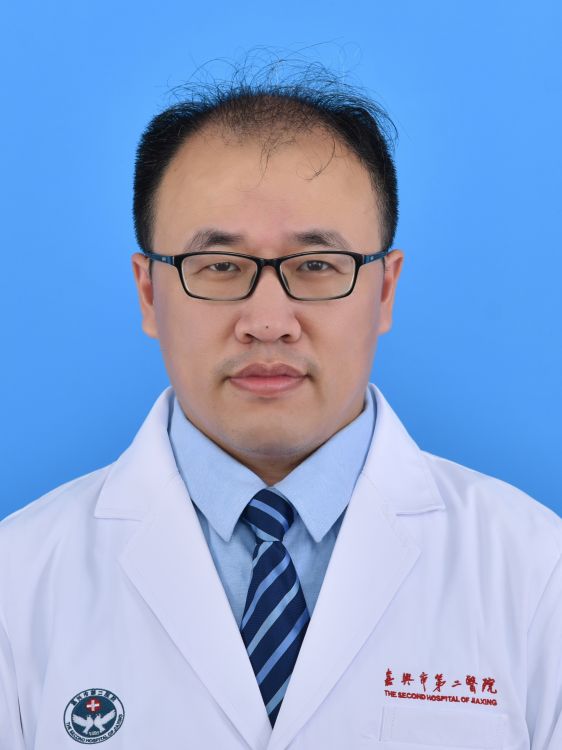 李亮
