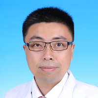 何俊