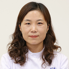冯妍