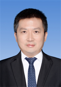 李亮
