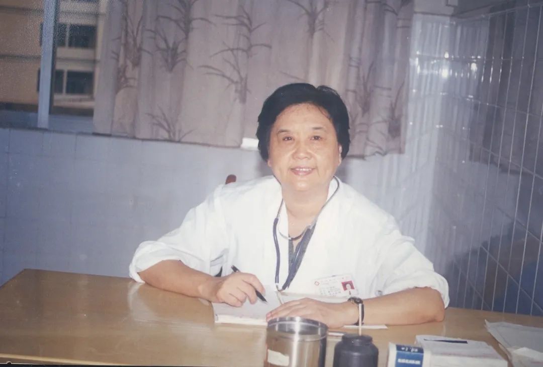 上官明
