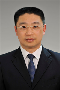 张师静