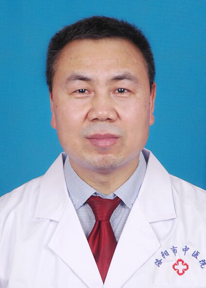 董明