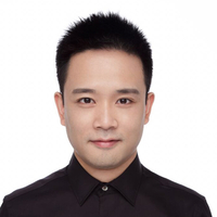 李震