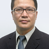 罗伟