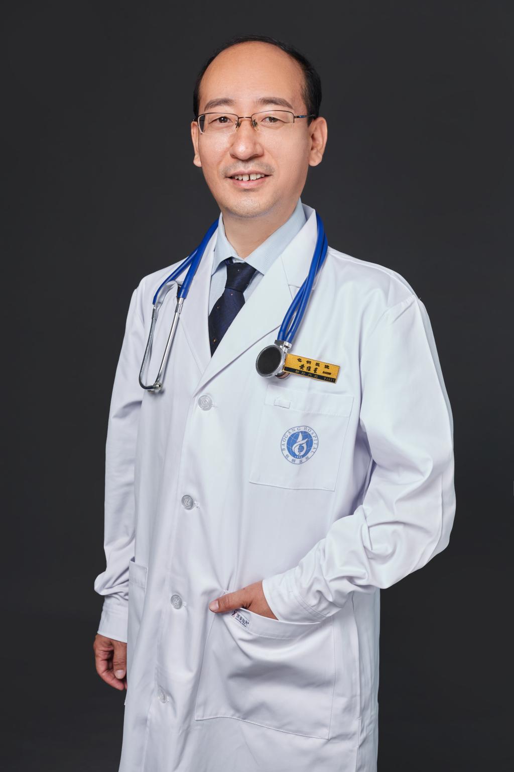 黄维星