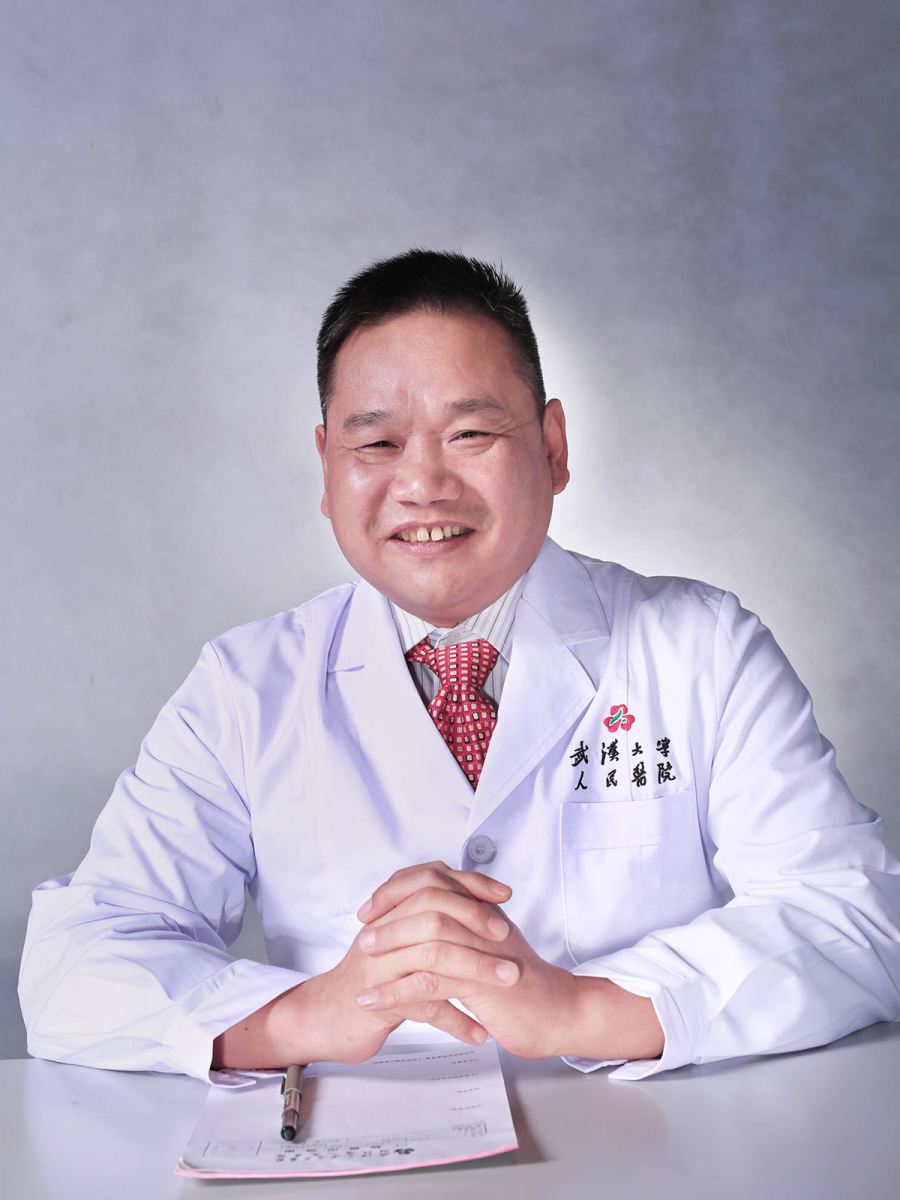 李伟