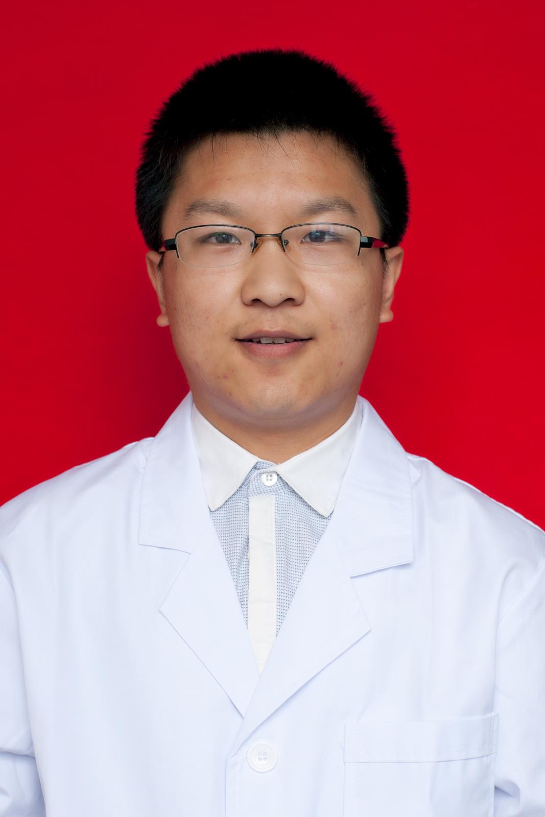 李英博