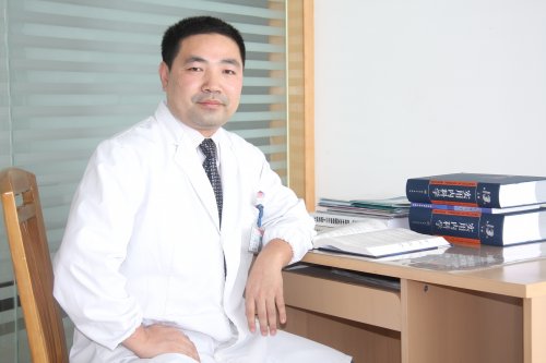 张晓刚