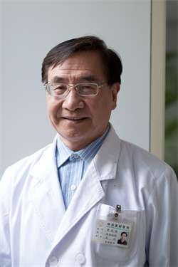 李光伟