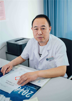 高弘一